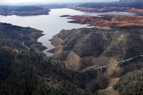 oroville facing dam